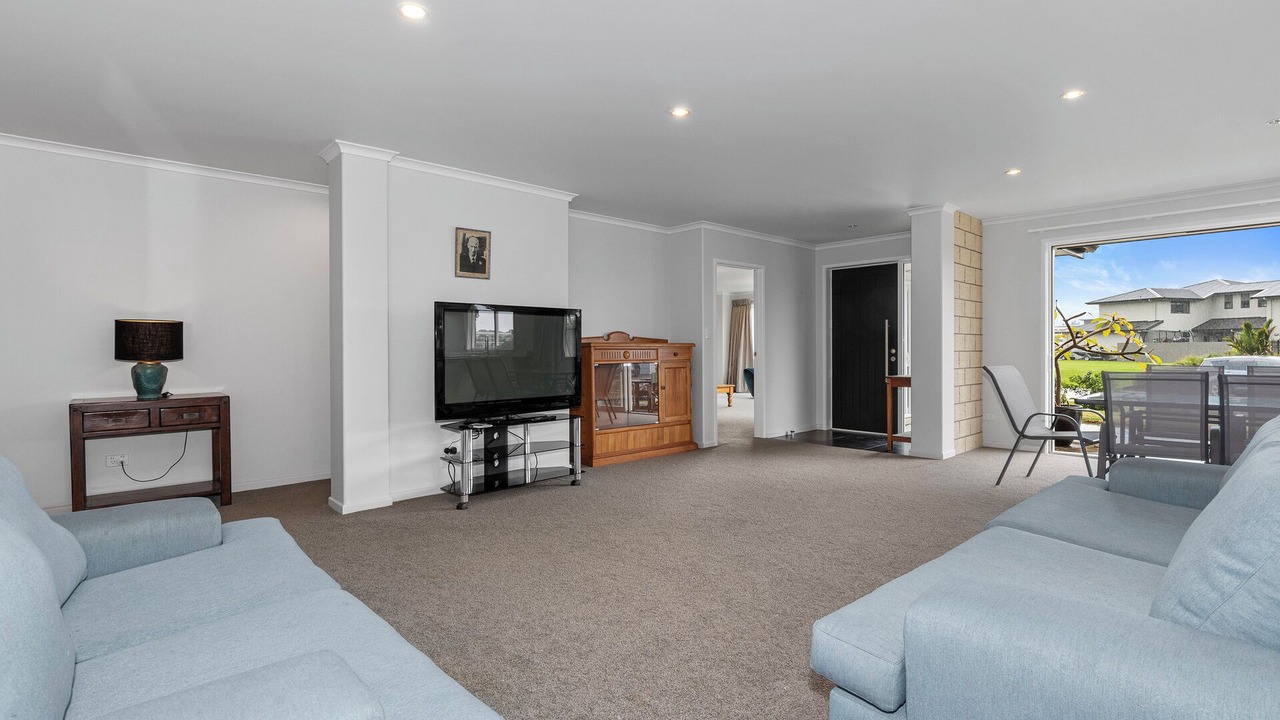 Photo of Livingroom in One Tree Point