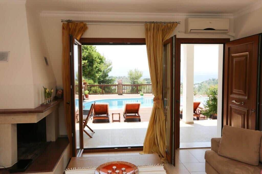 Photo of Livingroom in Troulos