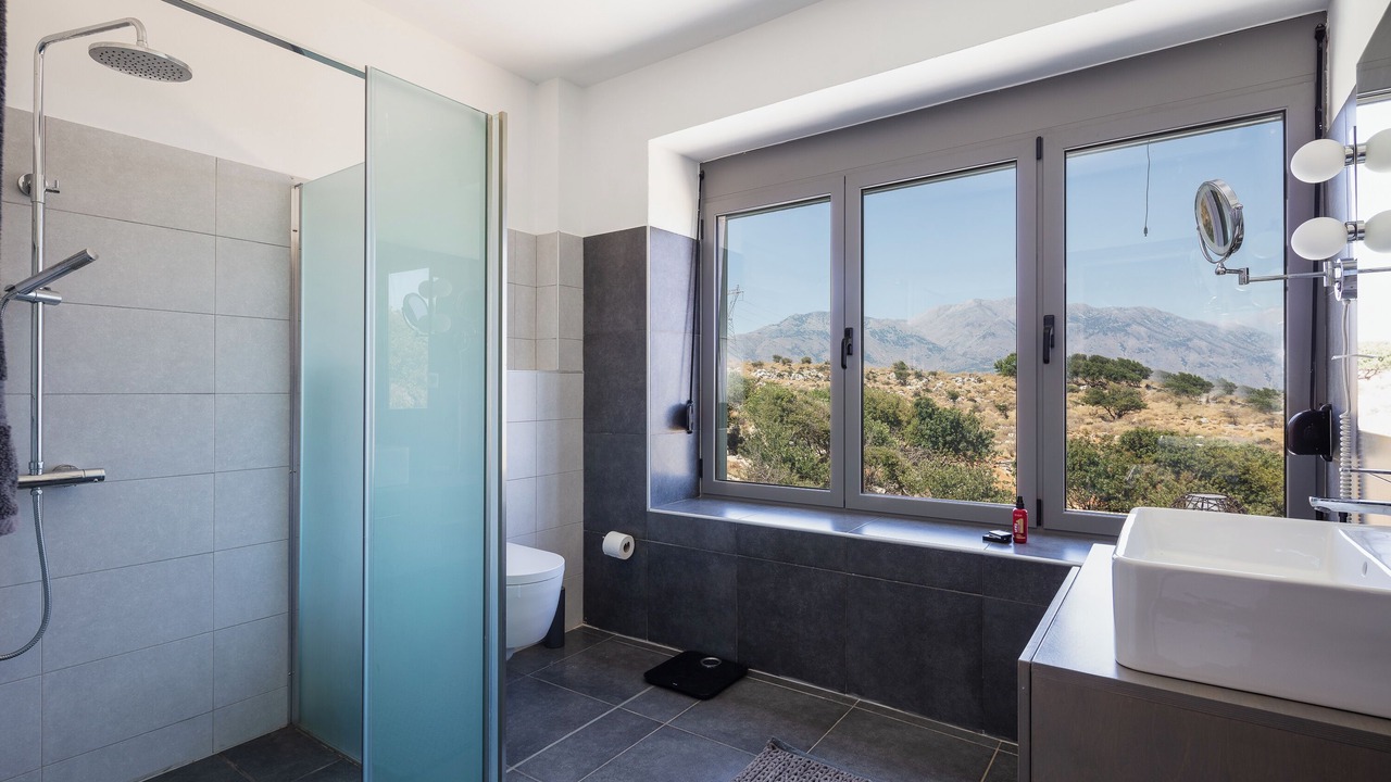 Photo of Bathroom in Karoti