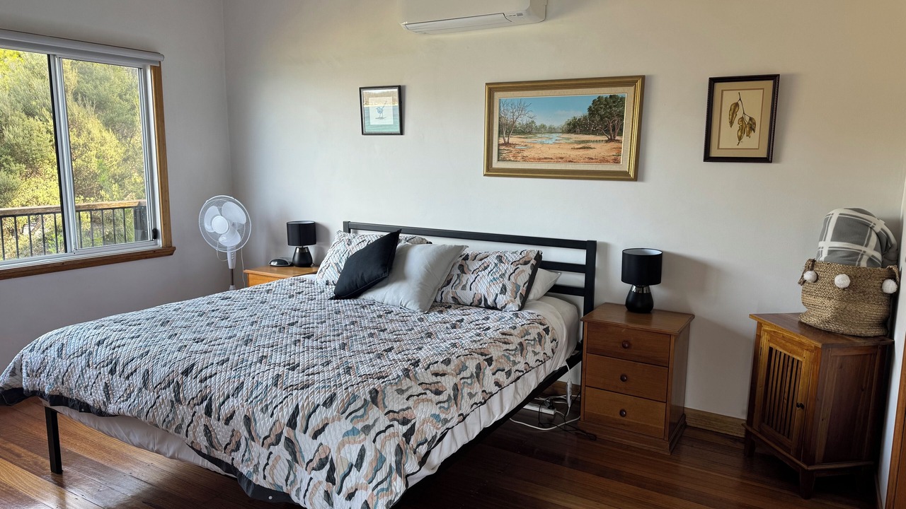 Photo of Bedroom in Eaglehawk Neck