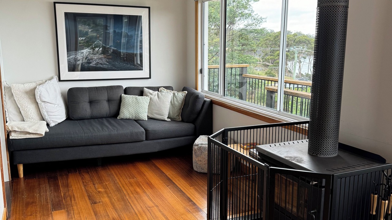 Photo of Livingroom in Eaglehawk Neck