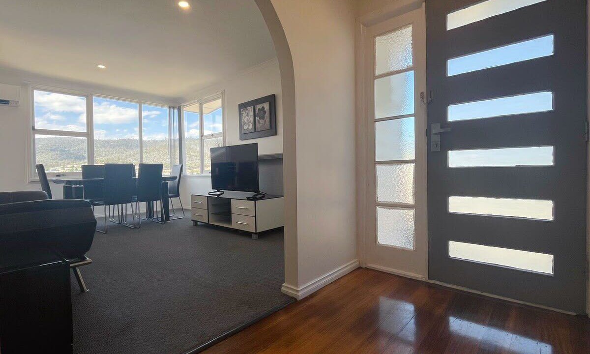 Photo of Livingroom in Risdon Vale