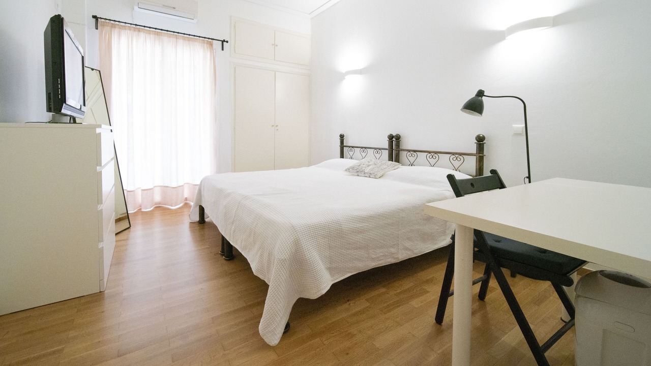 Photo of Bedroom in Platia Viktorias