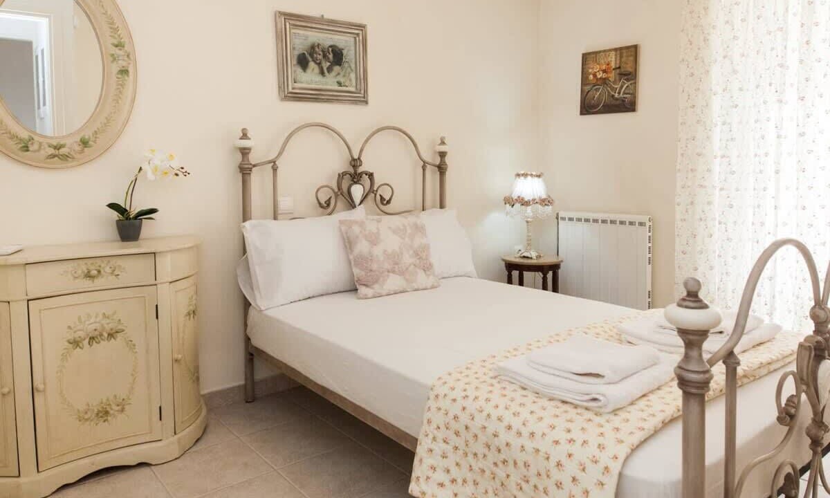 Photo of Bedroom in Petroupoli