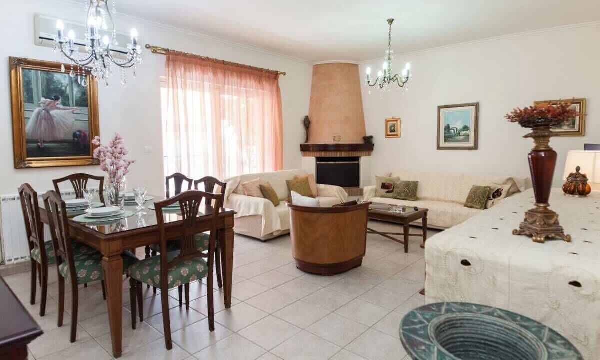Photo of Livingroom in Petroupoli
