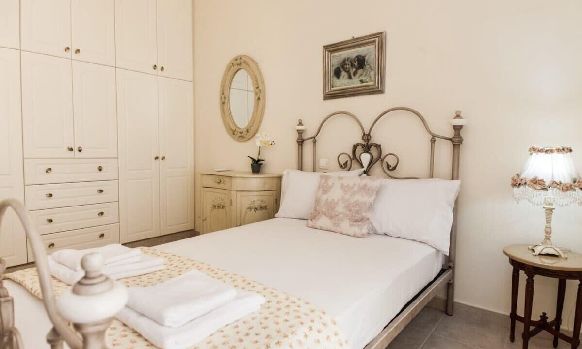 Photo of Bedroom in Petroupoli