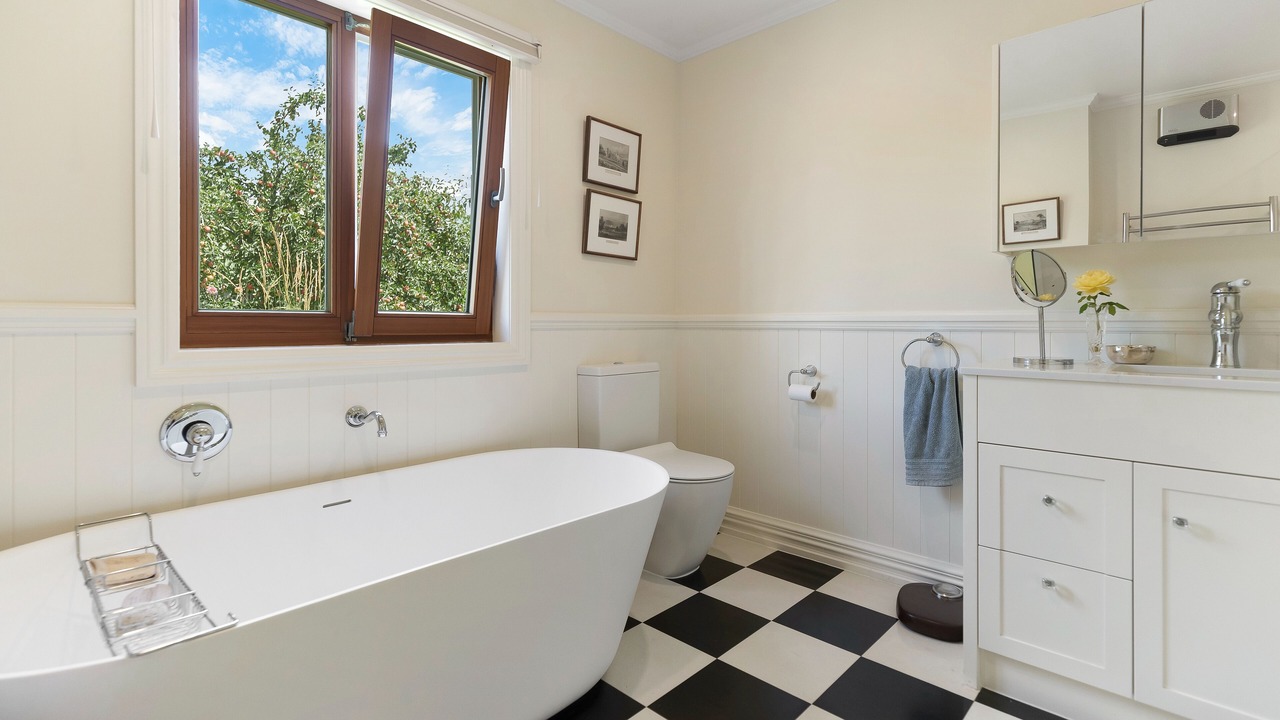 Photo of Bathroom in Lowburn