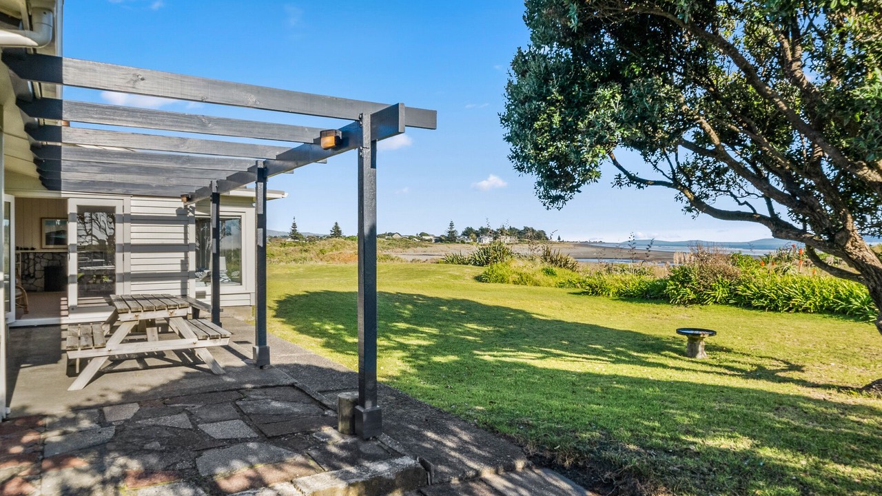 Photo of Patio Balcony in Waikanae