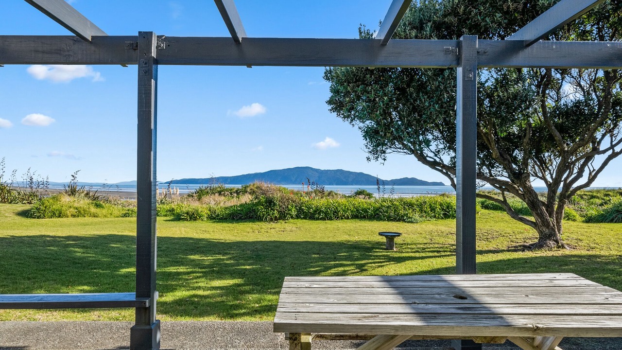 Photo of Patio Balcony in Waikanae