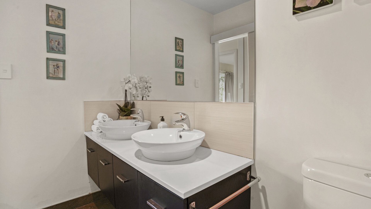 Photo of Bathroom in Diamond Harbour