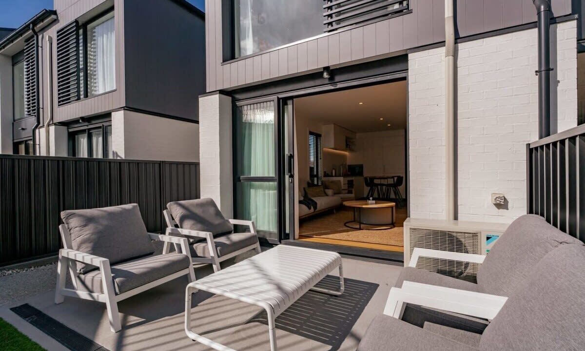 Photo of Patio Balcony in Albert Town