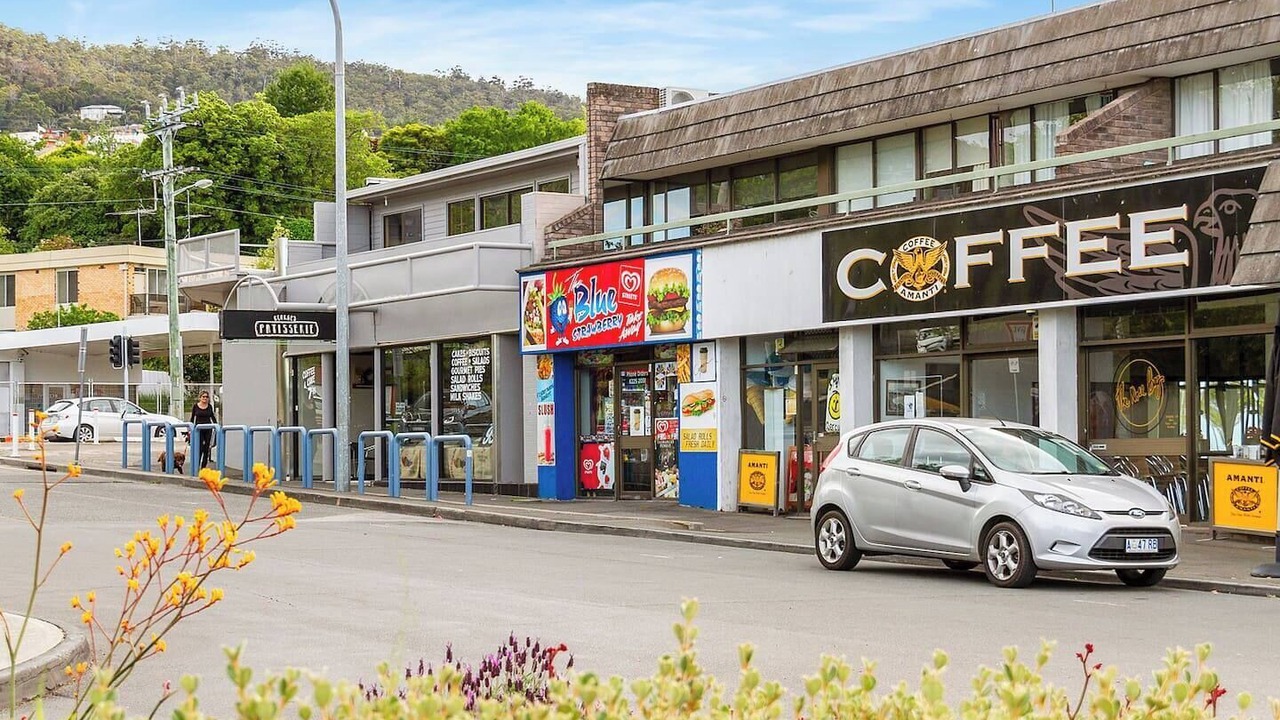 Photo of Others in Sandy Bay