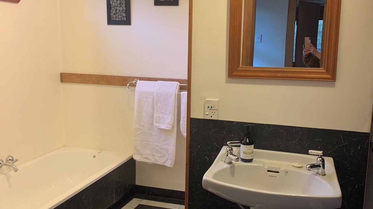 Photo of Bathroom in Kakanui