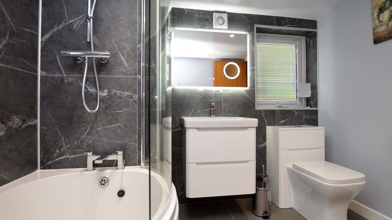Photo of Bathroom in Strachur