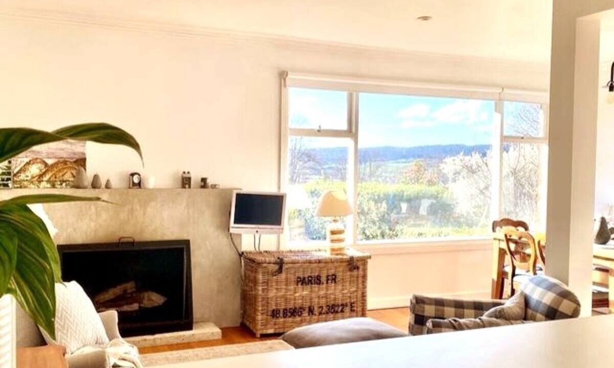 Photo of Livingroom in East Launceston