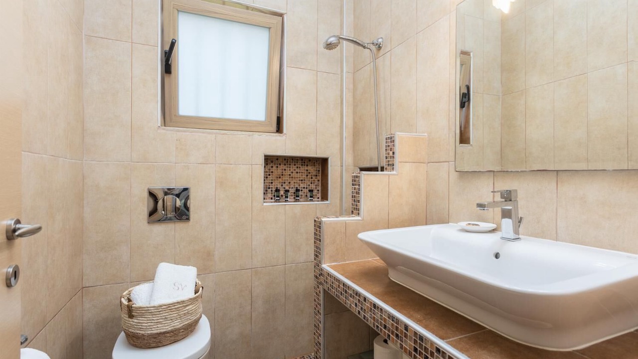 Photo of Bathroom in Roumeli