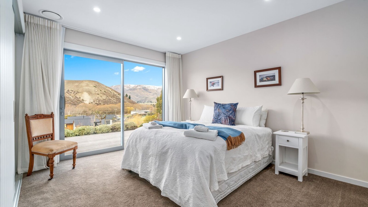 Photo of Bedroom in Lowburn