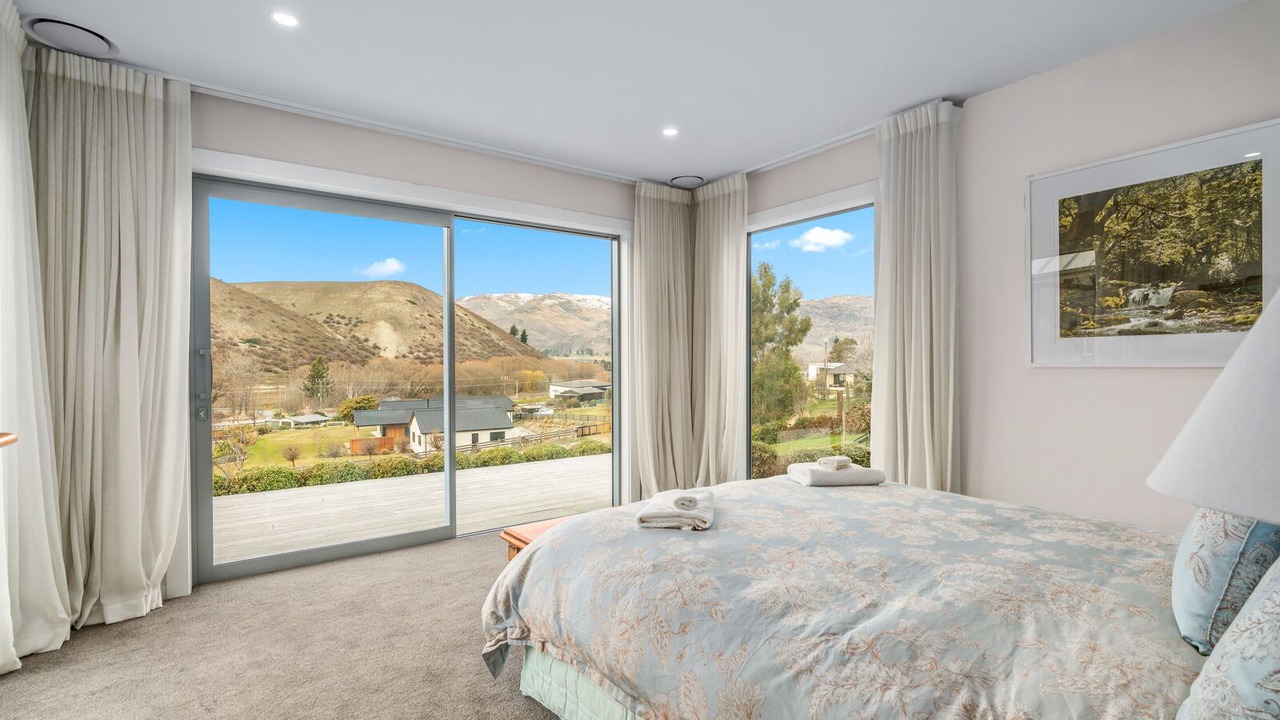 Photo of Bedroom in Lowburn