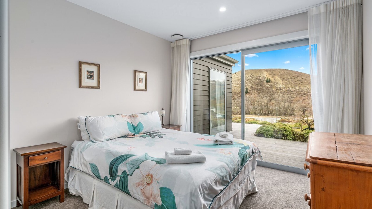Photo of Bedroom in Lowburn