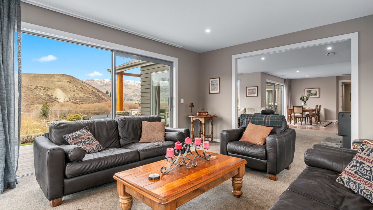 Photo of Livingroom in Lowburn