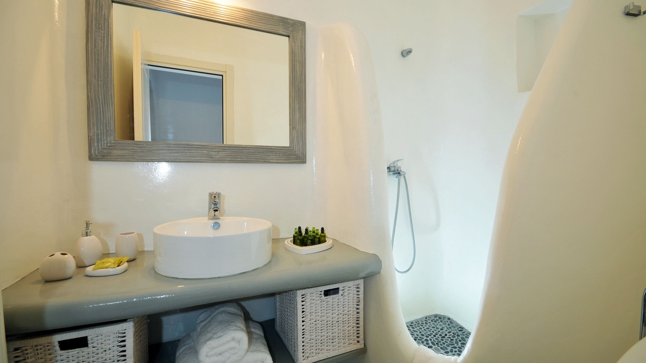 Photo of Bathroom in Plintri