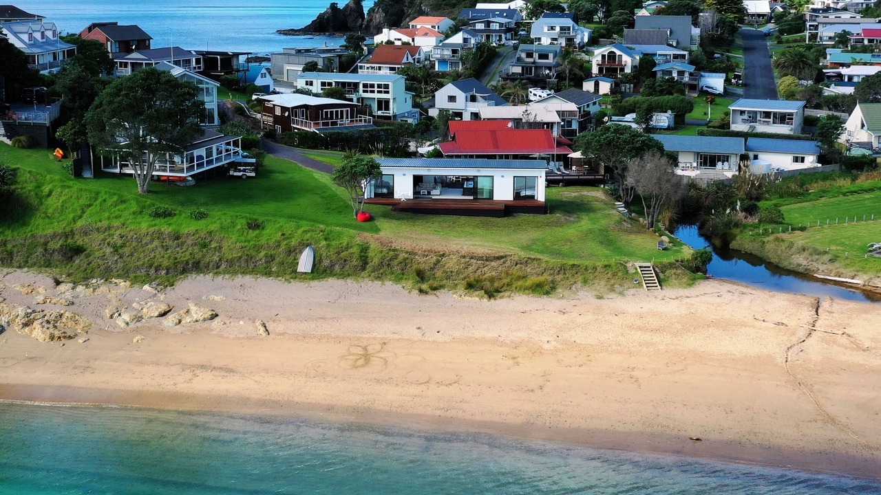 Photo of Others in Russell