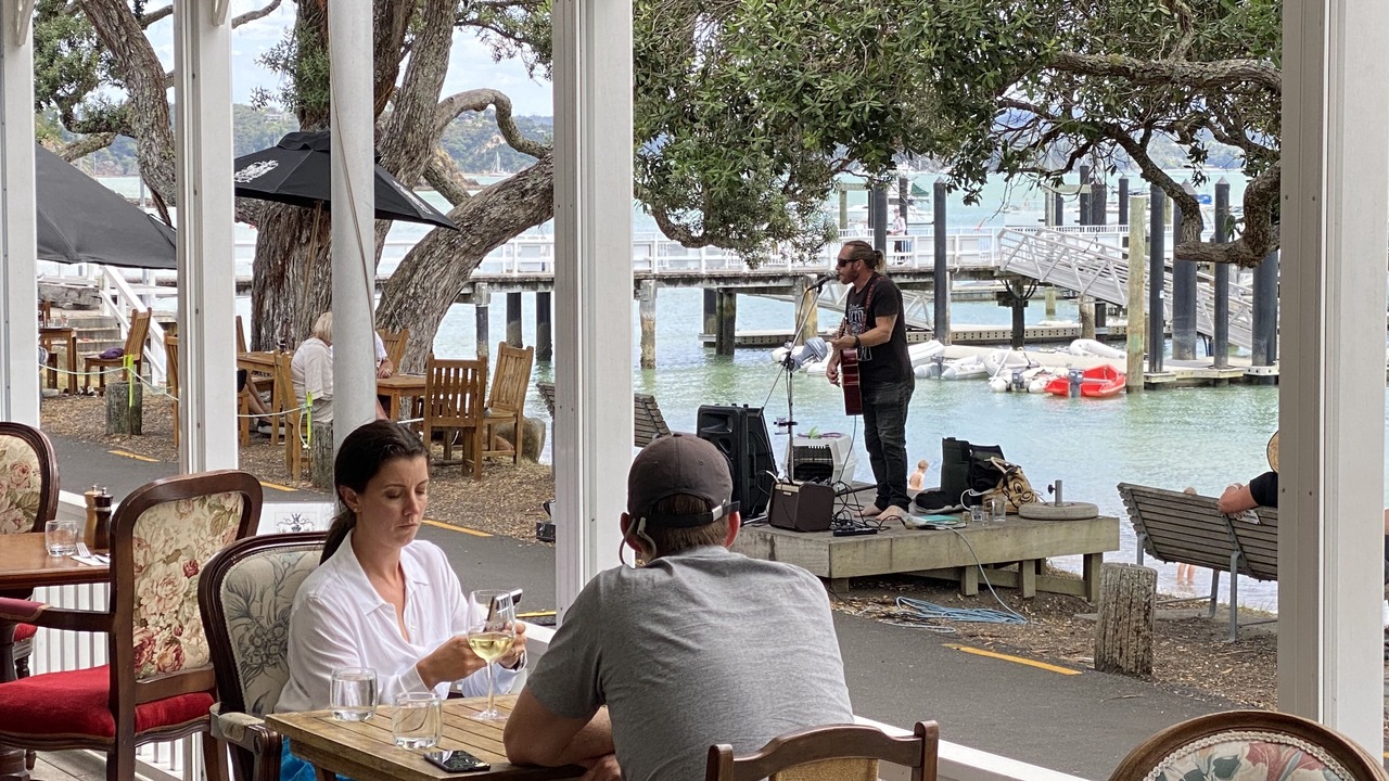 Photo of Others in Russell