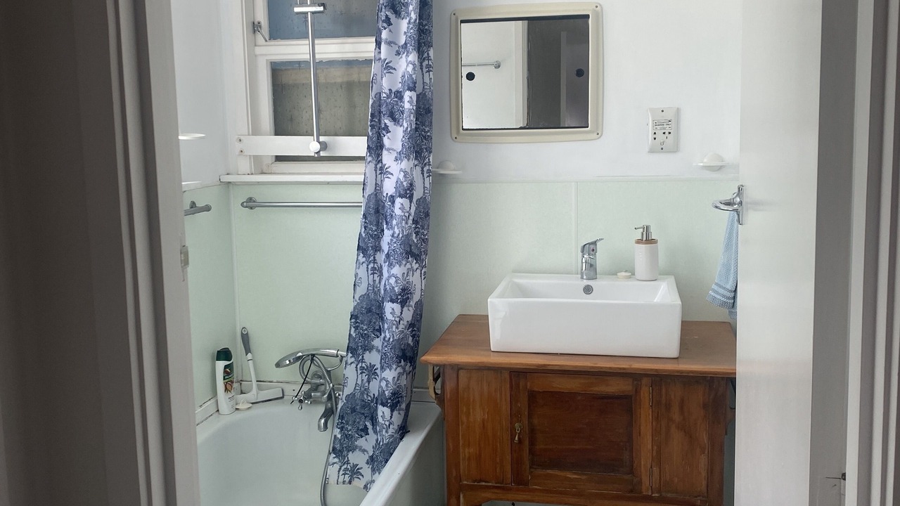 Photo of Bathroom in Omapere