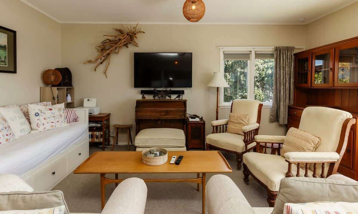 Photo of Livingroom in Oakura