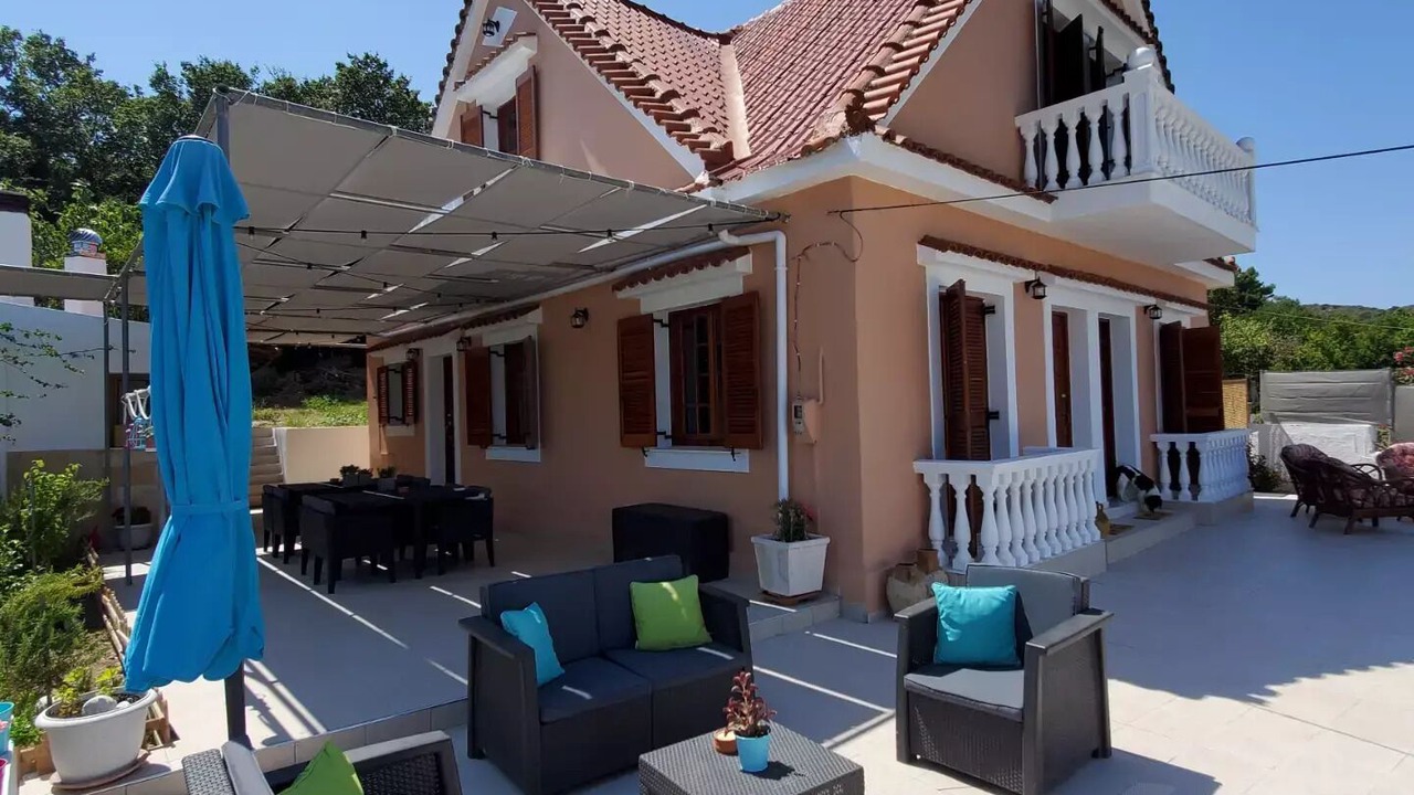 Photo of Patio Balcony in Paliki
