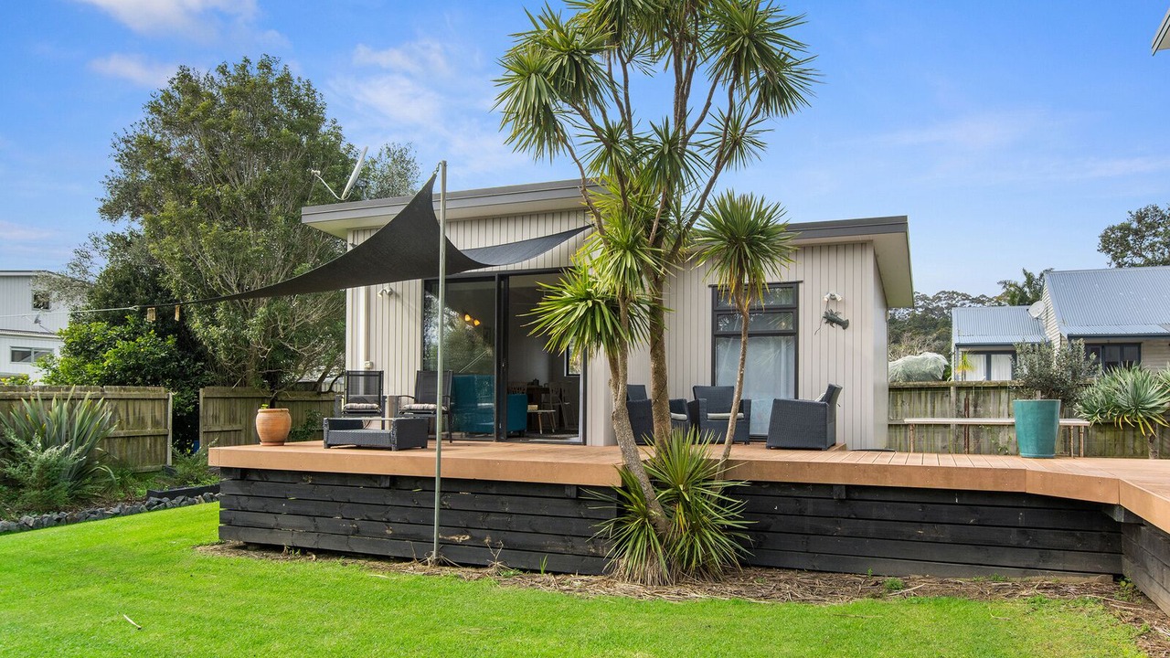 Photo of Patio Balcony in Matapouri