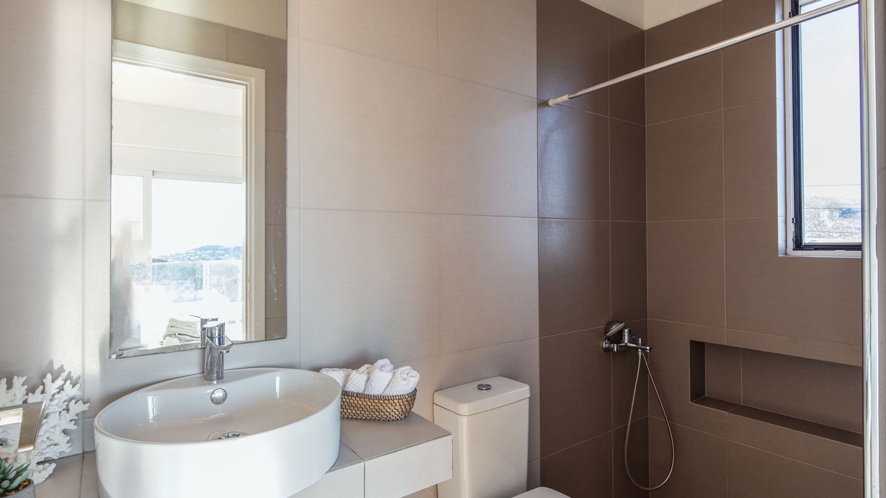 Photo of Bathroom in Saronikos