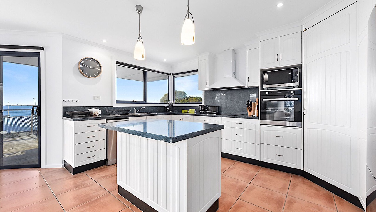 Photo of Kitchen in Greens Beach