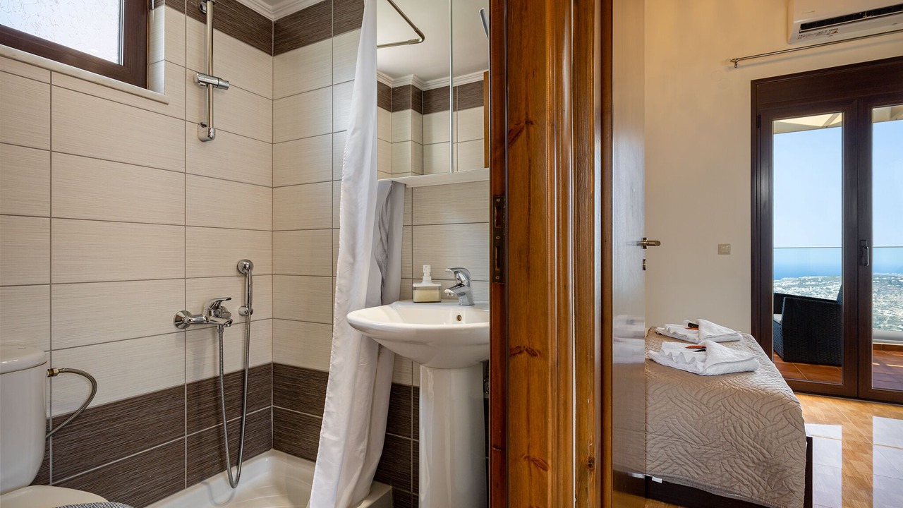 Photo of Bathroom in Katochori