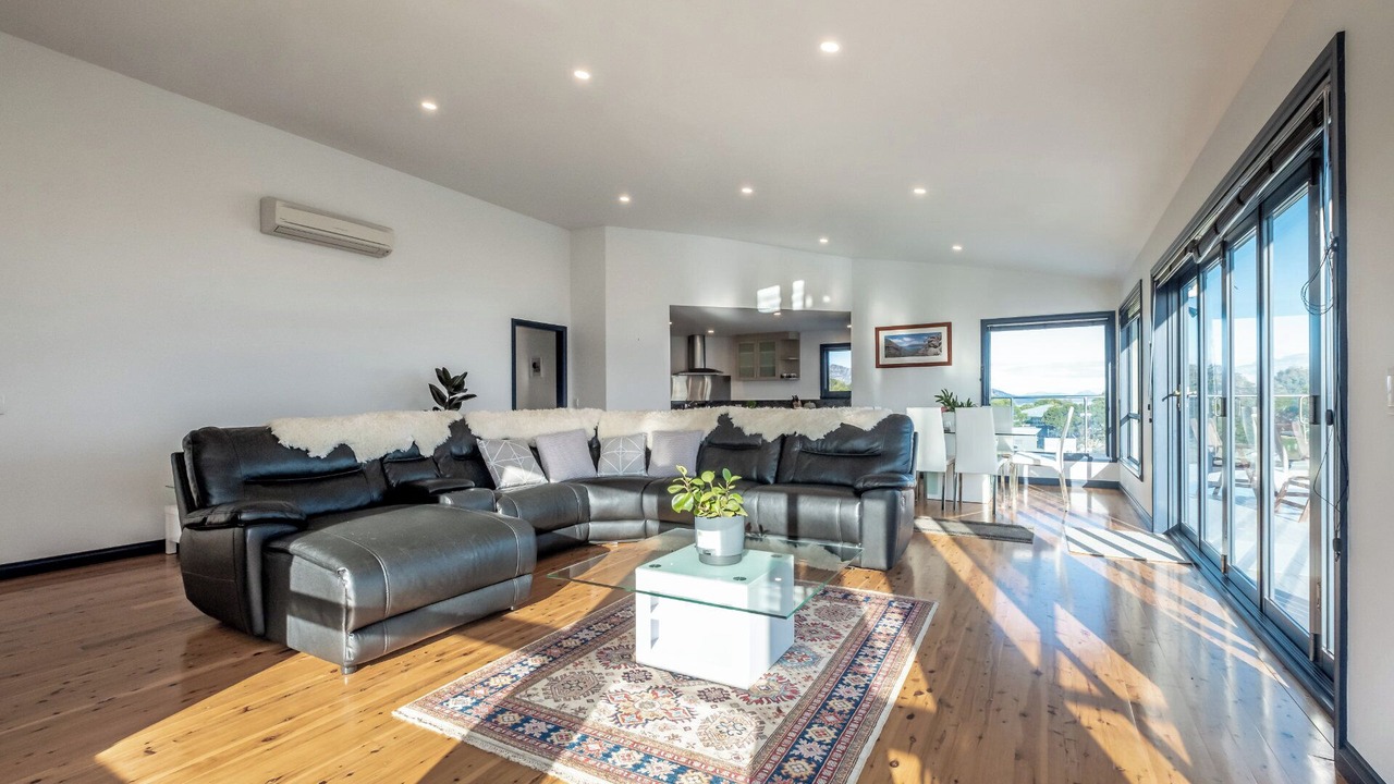 Photo of Livingroom in Coles Bay