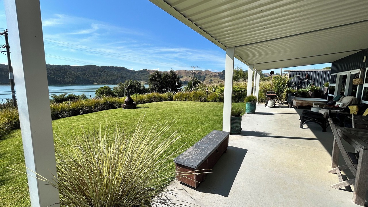 Photo of Patio Balcony in Taharoa