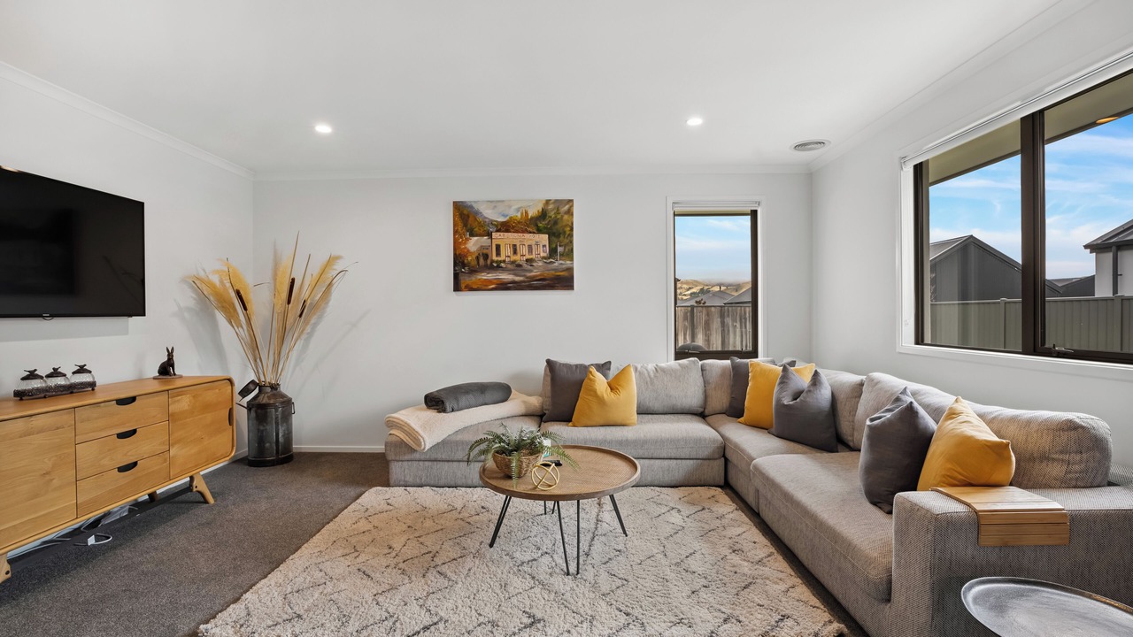 Photo of Livingroom in Lowburn