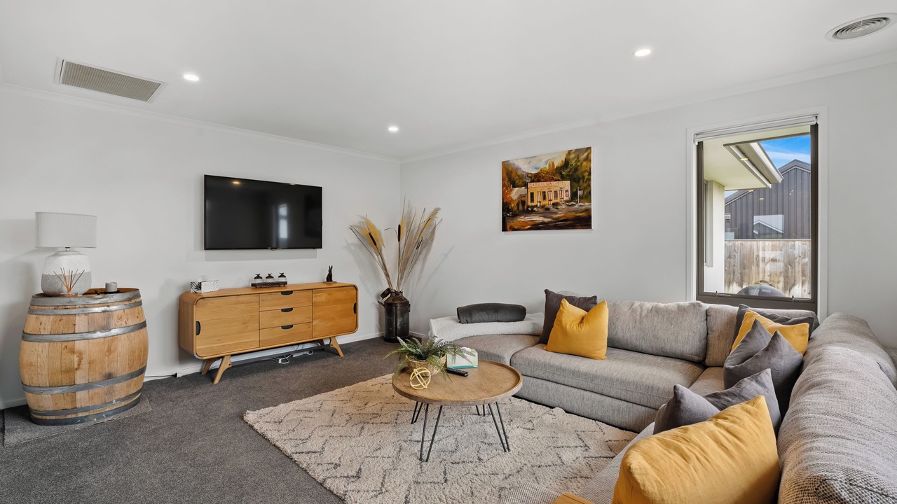 Photo of Livingroom in Lowburn