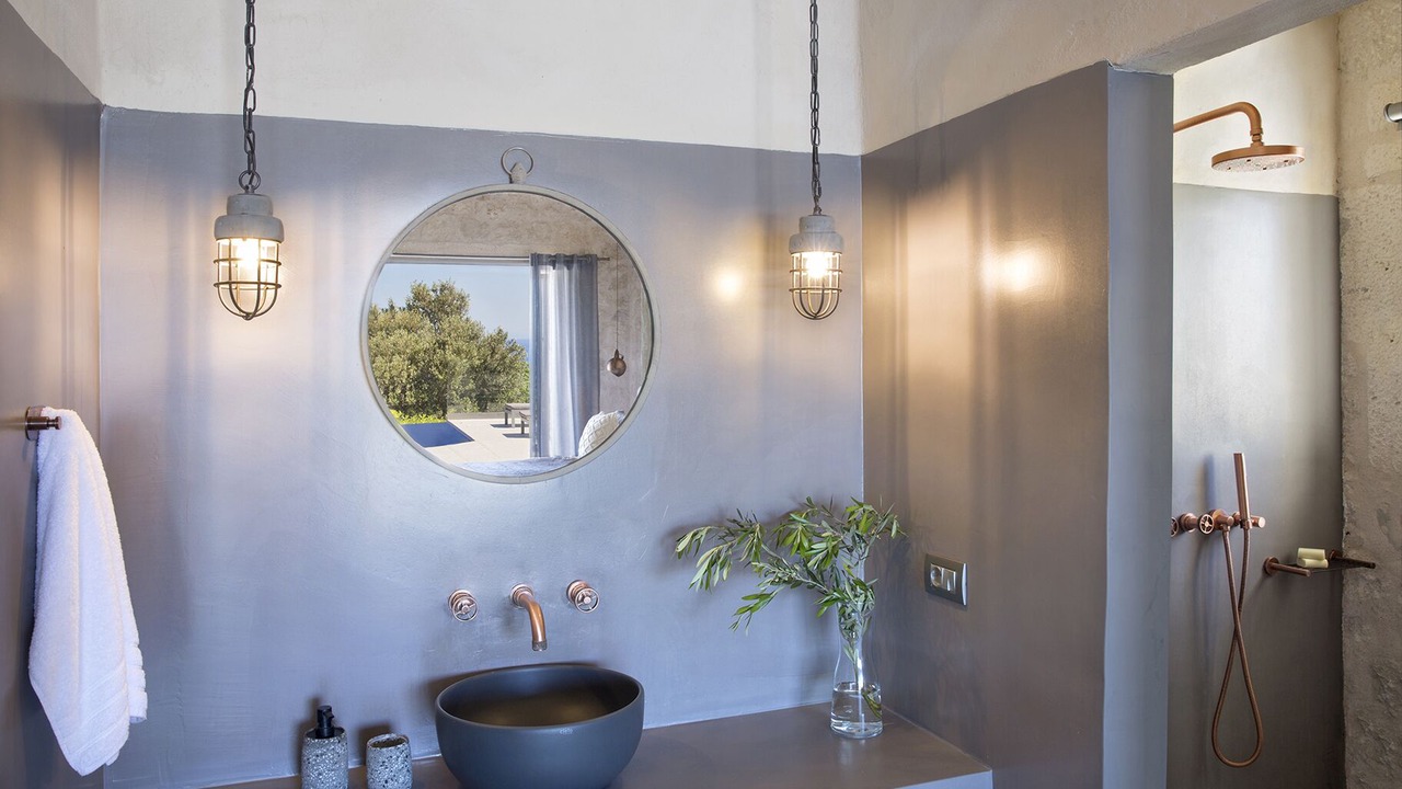 Photo of Bathroom in Plateies