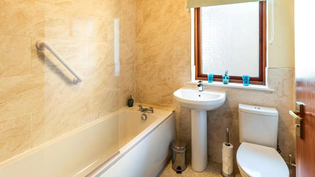 Photo of Bathroom in Paisley