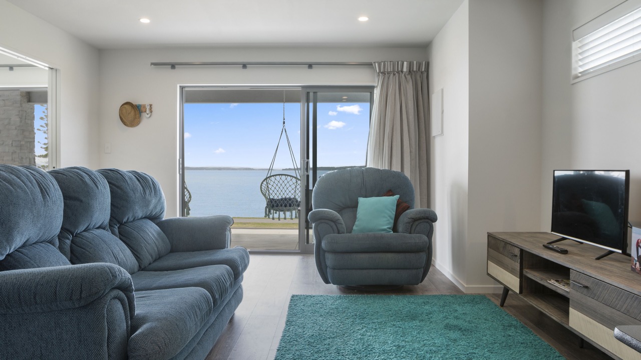 Photo of Livingroom in Maraetai