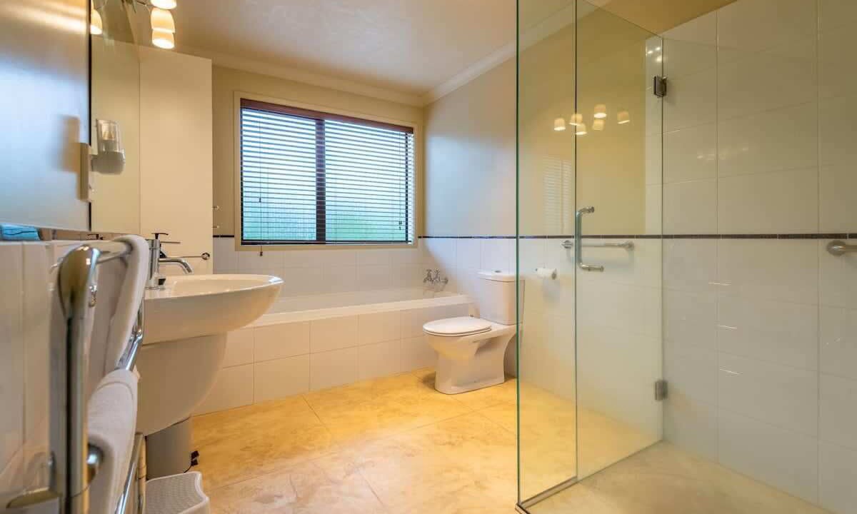 Photo of Bathroom in Lynmore