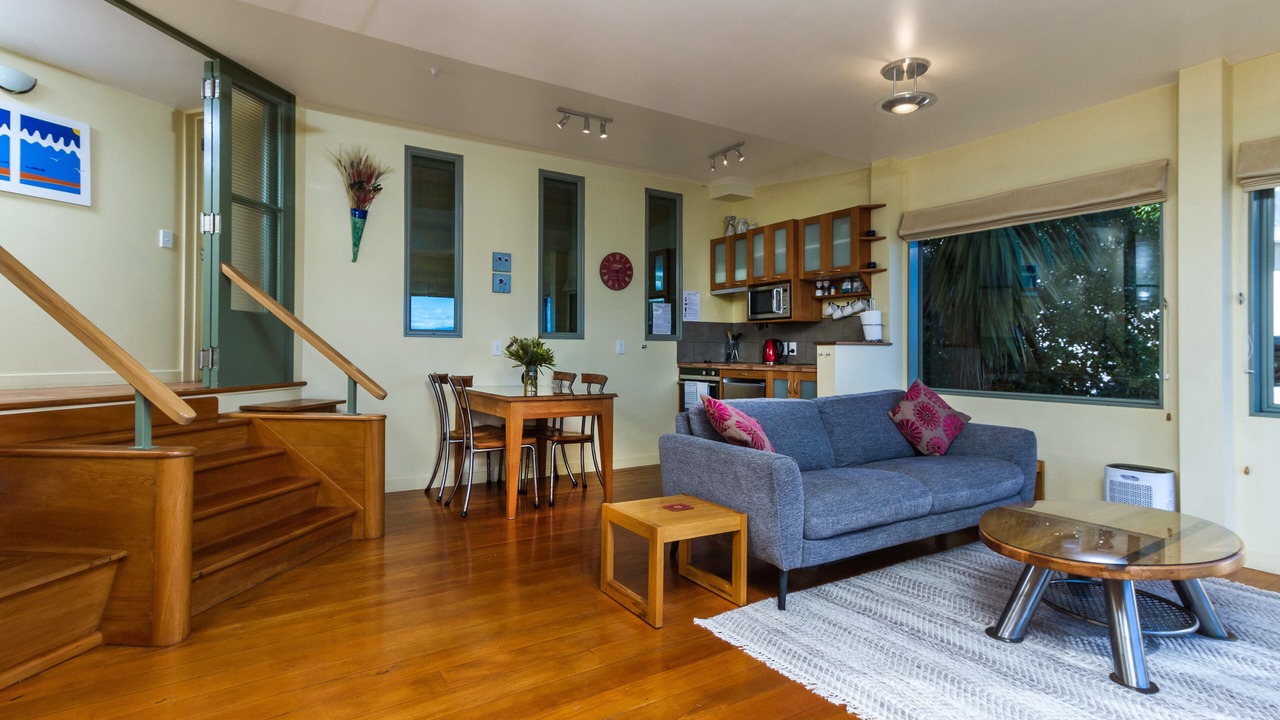 Photo of Livingroom in Stepneyville