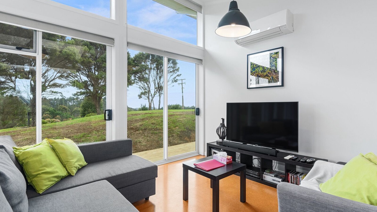 Photo of Livingroom in Russell