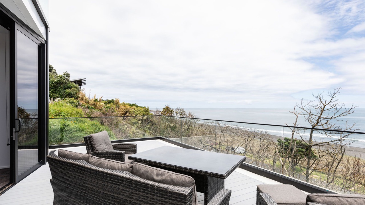Photo of Patio Balcony in Oakura