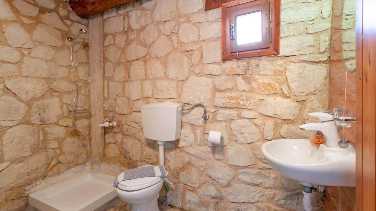 Photo of Bathroom in Katochori