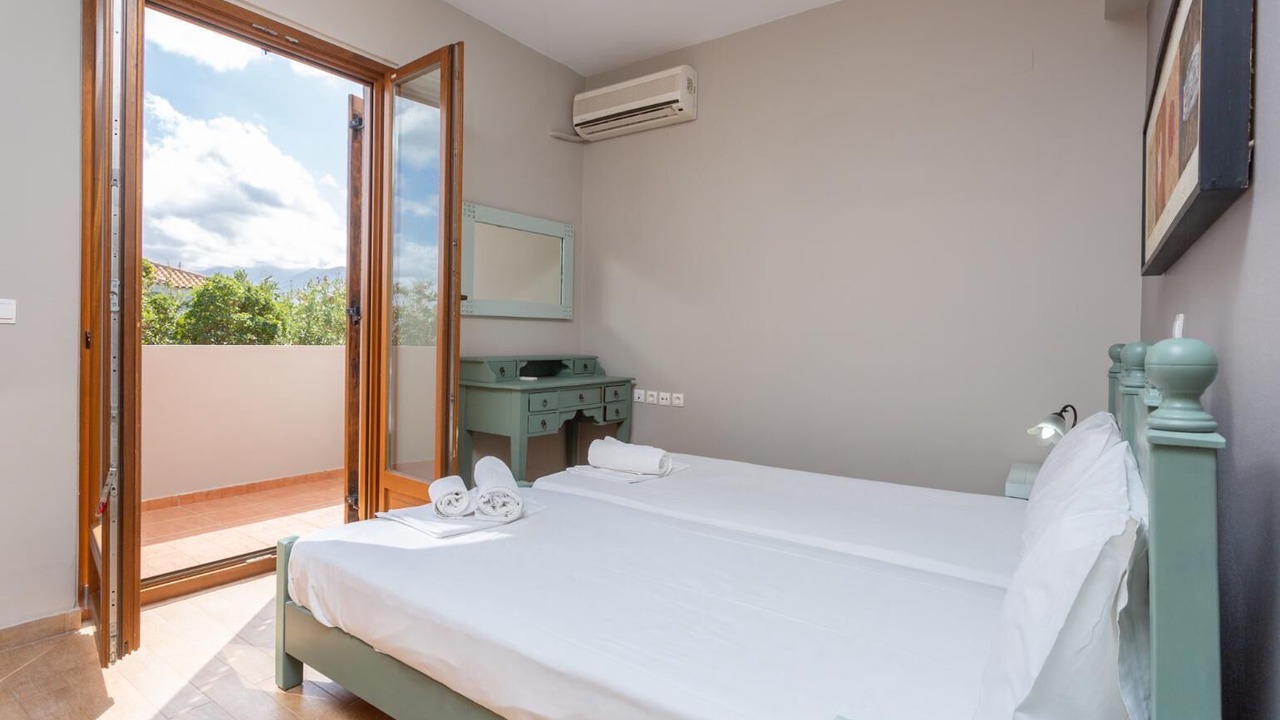Photo of Patio Balcony in Megala Chorafia