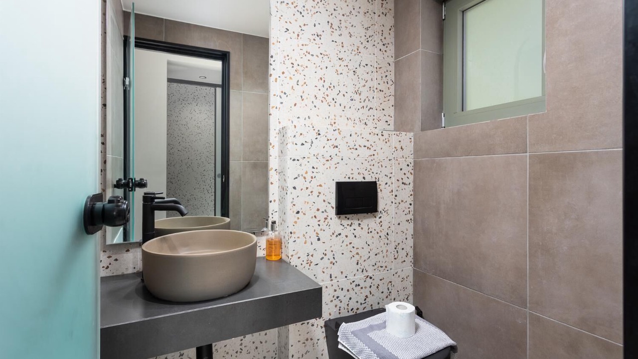 Photo of Bathroom in Maroulas