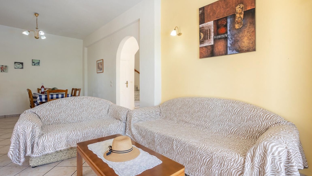 Photo of Bedroom in Petaleia