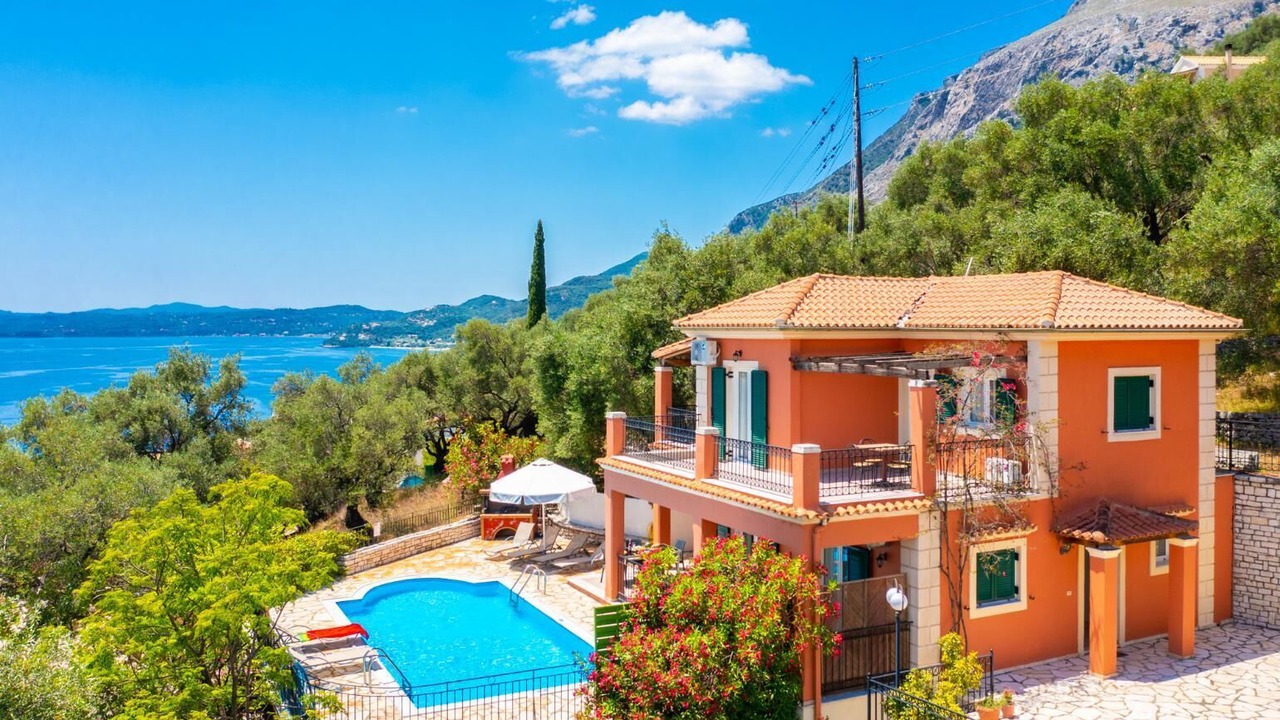 Photo of Outdoor in Petaleia